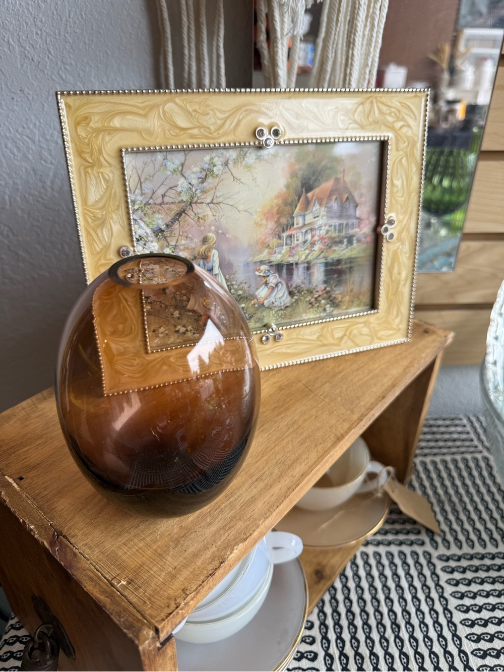 Vintage 4” Brown Glass Oval Egg Bud Vase
